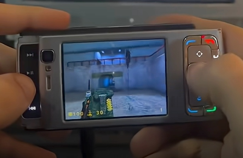 Энтузиаст запустил оригинальную Half-Life на мобильном телефоне 2007 года — игра выдаёт 30 кадров/с и поддерживает мышь и клавиатуру